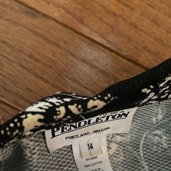 Vintage Pendleton Black and White Floral Printed Textured Button Up Shacket - Picture 9 of 9